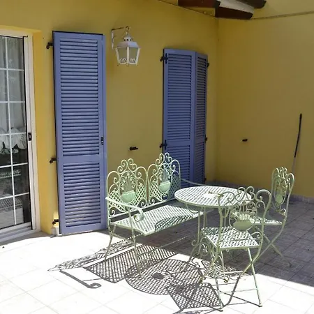 Alloggio per agriturismo La Tenuta Del Giglio *